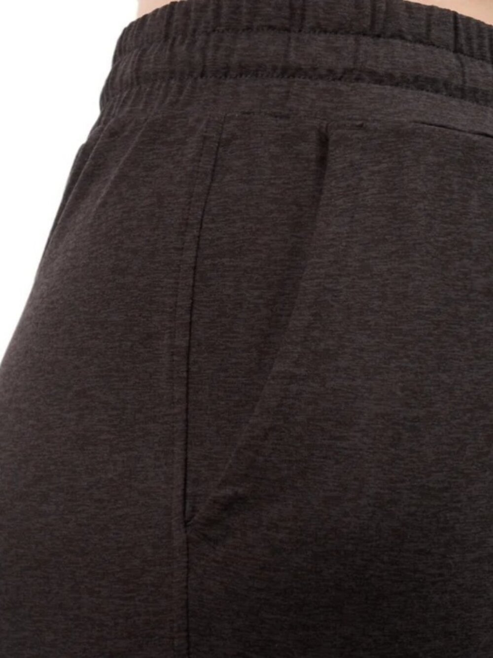 Kirkland Signature Women's Lightweight Crop Pant - Picture 4 of 8